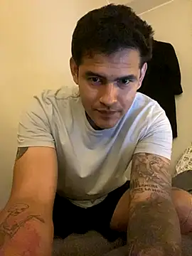 Snapshot of roa_alee chatting on 11/22/25, 03:38 roa alee online show from 11/22/25, 03:38