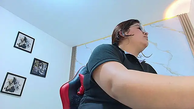 Nina Rouge7 online show from 12/16/25, 03:06