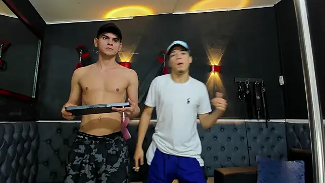 Snapshot of liam_coleman25 chatting on 11/21/25, 04:22 liam coleman25 online show from 11/21/25, 04:22