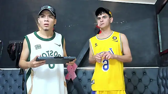 Snapshot of liam_coleman25 chatting on 11/27/25, 04:58 liam coleman25 online show from 11/27/25, 04:58