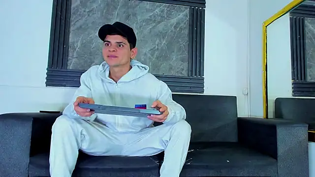 liam coleman25 online show from 02/19/26, 04:41