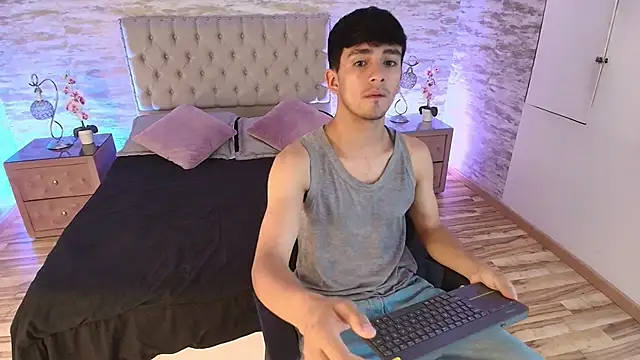 Snapshot of Axel_Draven chatting on 04/15/26, 12:12 Axel Draven online show from 04/15/26, 12:12