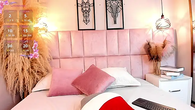 Charlotte hall  online show from 12/20/25, 04:08