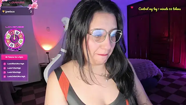 Snapshot of tellmemaddie chatting on 06/17/26, 11:05 tellmemaddie online show from 06/17/26, 11:05