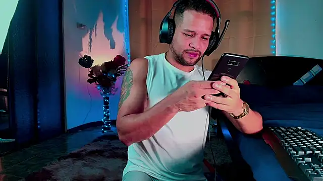 LucasGaeel online show from 10/24/25, 04:47