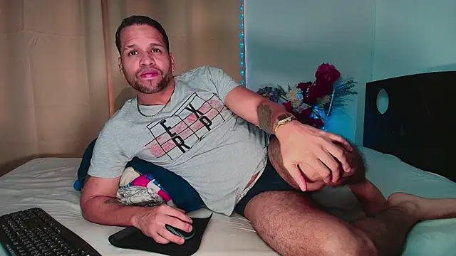 LucasGaeel online show from 01/10/26, 03:03