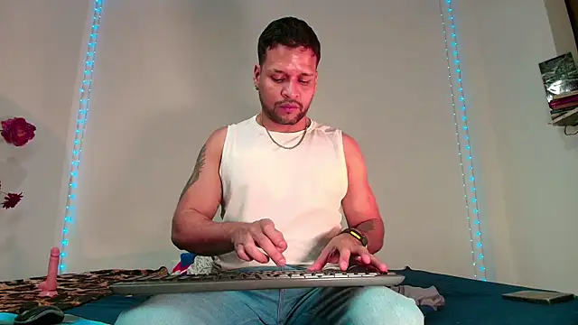 LucasGaeel online show from 03/04/26, 01:22