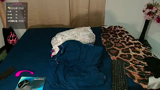 LucasGaeel online show from 03/23/26, 01:42