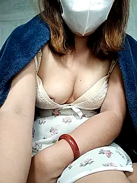 Snapshot of JinjinLy chatting on 11/16/25, 03:06 JinjinLy online show from 11/16/25, 03:06