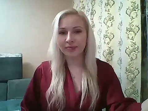 Snapshot of Ceryanne chatting on 10/26/25, 09:31 Ceryanne online show from 10/26/25, 09:31