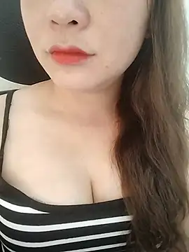 Snapshot of Girl_Shy2000 chatting on 05/05/26, 03:58 Girl Shy2000 online show from 05/05/26, 03:58