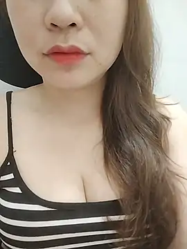 Snapshot of Girl_Shy2000 chatting on 05/19/26, 08:59 Girl Shy2000 online show from 05/19/26, 08:59