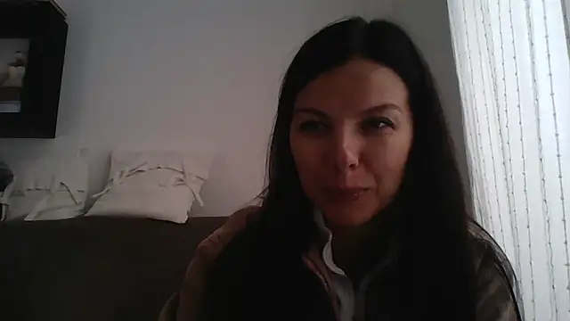 Lorivell online show from 11/28/25, 12:41