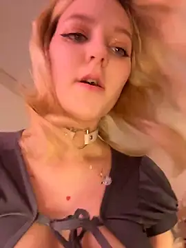 Crystal Neko online show from 11/30/25, 03:16