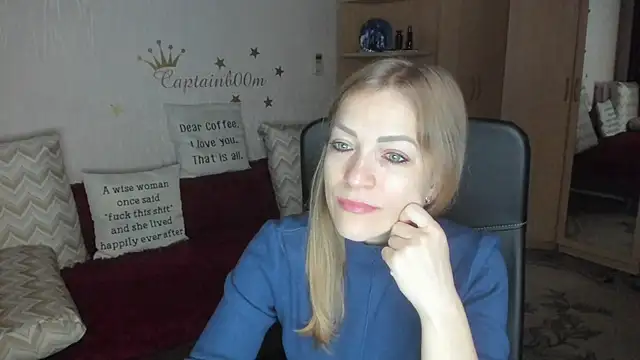 Snapshot of Tiffany_Bates chatting on 10/06/25, 03:26 Tiffany Bates online show from 10/06/25, 03:26