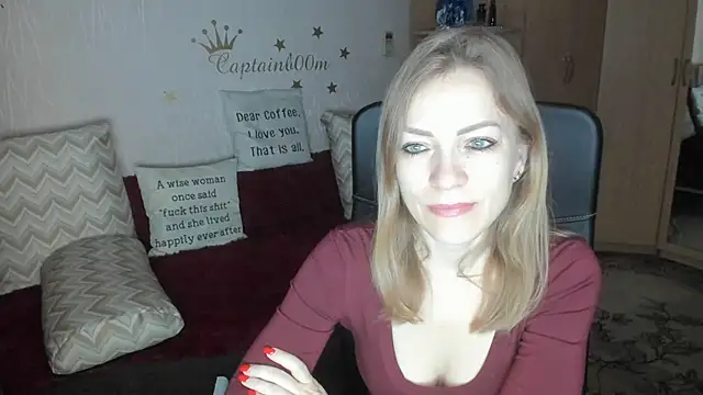 Snapshot of Tiffany_Bates chatting on 10/10/25, 03:05 Tiffany Bates online show from 10/10/25, 03:05