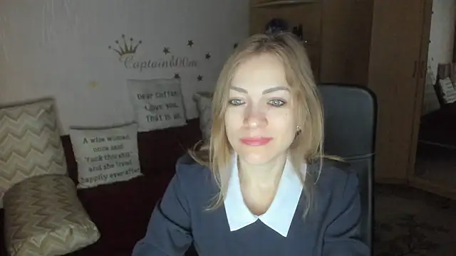 Snapshot of Tiffany_Bates chatting on 10/12/25, 03:16 Tiffany Bates online show from 10/12/25, 03:16