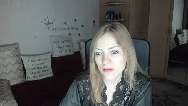 Snapshot of Tiffany_Bates chatting on 10/15/25, 03:06 Tiffany Bates online show from 10/15/25, 03:06