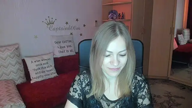 Snapshot of Tiffany_Bates chatting on 10/17/25, 03:42 Tiffany Bates online show from 10/17/25, 03:42
