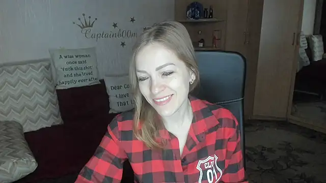 Tiffany Bates online show from 11/05/25, 03:39