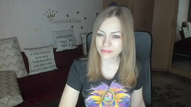 Tiffany Bates online show from 12/04/25, 03:27