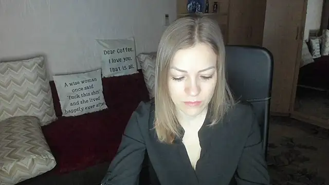 Tiffany Bates online show from 02/04/26, 03:23