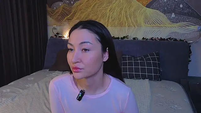 MilaYumi online show from 12/21/25, 05:58