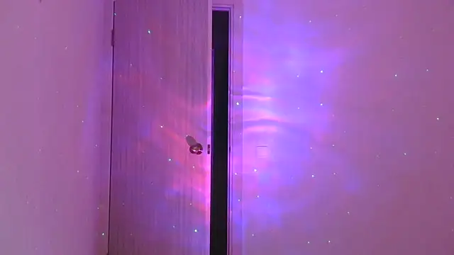 Snapshot of Omivelle chatting on 11/10/25, 08:19 Omivelle online show from 11/10/25, 08:19