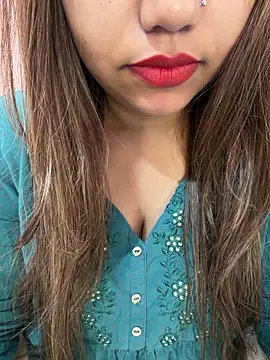 Snapshot of Miss_Rose__ chatting on 05/21/26, 05:36 Miss Rose online show from 05/21/26, 05:36