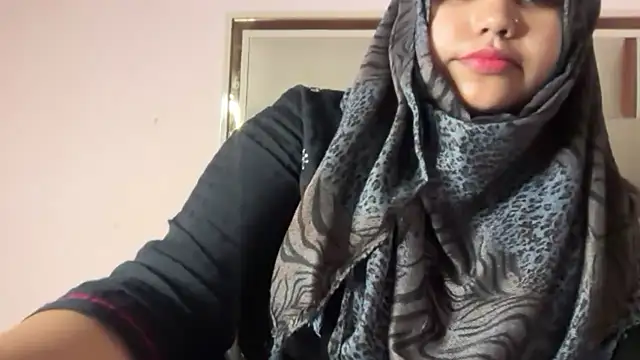 Snapshot of Miss_Rose__ chatting on 06/18/26, 09:14 Miss Rose online show from 06/18/26, 09:14