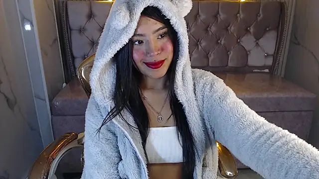 Snapshot of Celeste2_b chatting on 10/15/25, 01:00 Celeste2 b online show from 10/15/25, 01:00