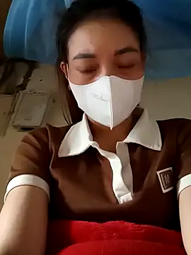 Snapshot of Phiny_xx chatting on 10/12/25, 11:37 Phiny xx online show from 10/12/25, 11:37