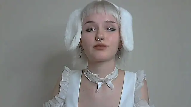 Snapshot of Paradoxy_ chatting on 10/07/25, 07:11 Paradoxy online show from 10/07/25, 07:11