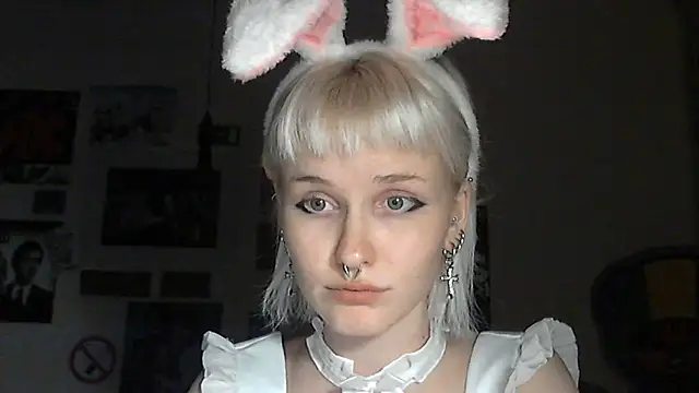 Snapshot of Paradoxy_ chatting on 10/16/25, 09:05 Paradoxy online show from 10/16/25, 09:05