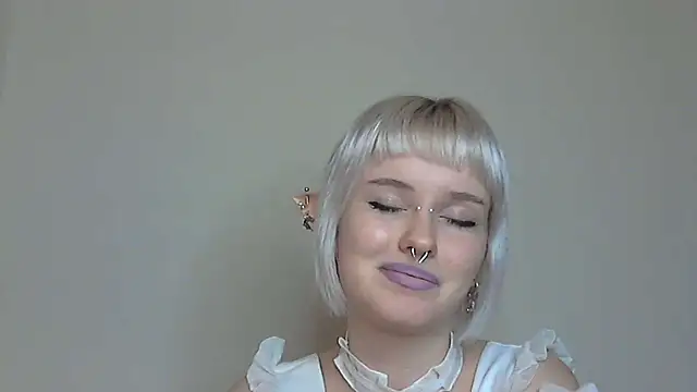 Snapshot of Paradoxy_ chatting on 11/27/25, 09:28 Paradoxy online show from 11/27/25, 09:28