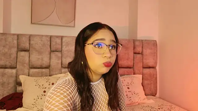 LiaraBloom online show from 10/16/25, 01:01