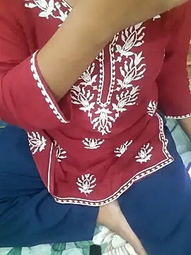 Snapshot of Minakshi_677 chatting on 10/29/25, 05:53 Minakshi 677 online show from 10/29/25, 05:53