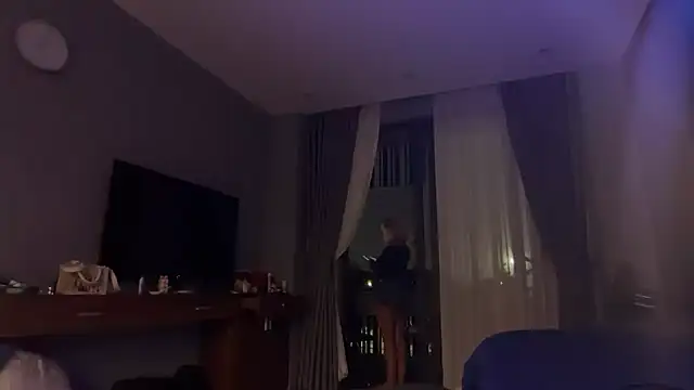 Snapshot of Miravynn chatting on 02/21/26, 05:36 Miravynn online show from 02/21/26, 05:36