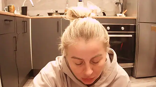 Snapshot of Miravynn chatting on 03/29/26, 09:26 Miravynn online show from 03/29/26, 09:26