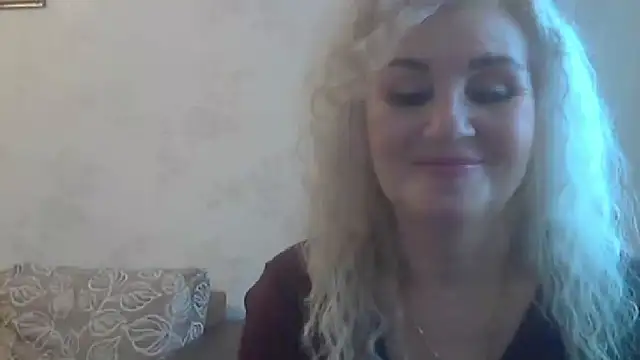 Snapshot of LadySexyBlond chatting on 10/21/25, 03:29 LadySexyBlond online show from 10/21/25, 03:29