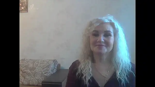 Snapshot of LadySexyBlond chatting on 11/15/25, 06:44 LadySexyBlond online show from 11/15/25, 06:44