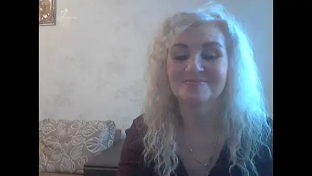 Snapshot of LadySexyBlond chatting on 11/25/25, 02:50 LadySexyBlond online show from 11/25/25, 02:50