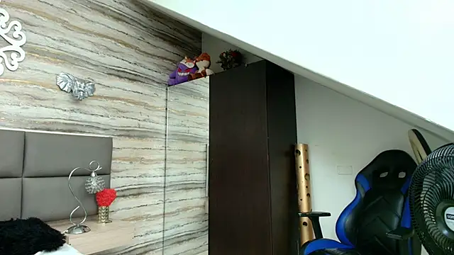 Lovers 21 online show from 03/30/26, 03:51