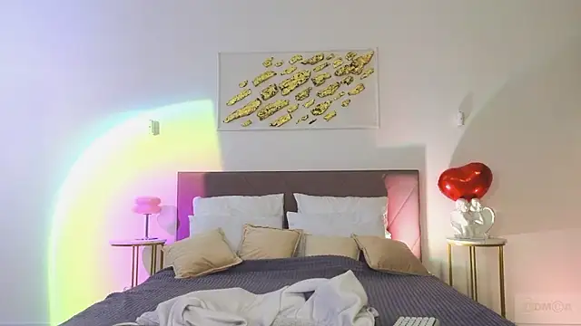 Nicole Broown  online show from 02/24/26, 09:02