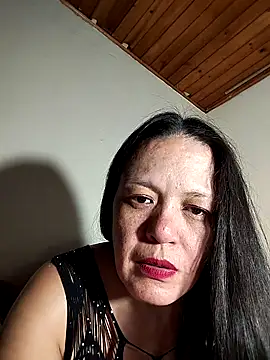 Snapshot of _yayis chatting on 10/15/25, 06:24 yayis online show from 10/15/25, 06:24
