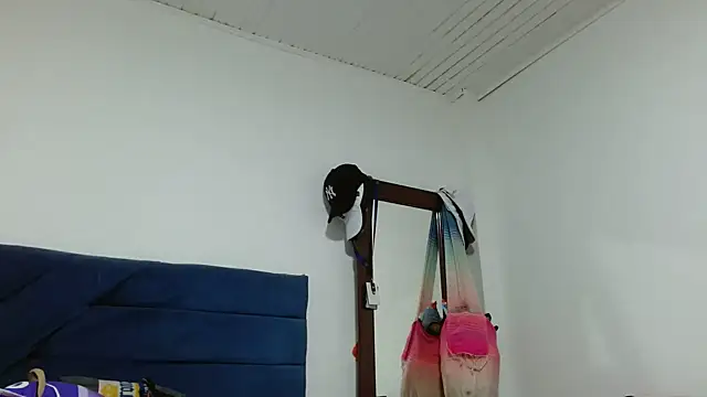 Maira Diaz online show from 11/04/25, 03:44