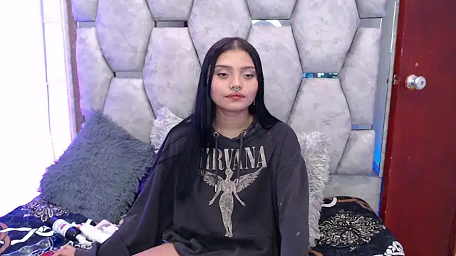 AnalyMilles online show from 11/29/25, 11:13