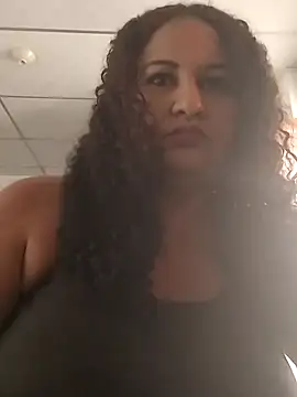 MEYBELLATINA online show from 10/10/25, 08:41