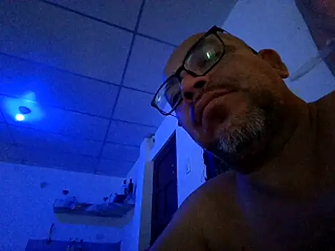 ANTHONYHOTT69 online show from 04/01/26, 10:07