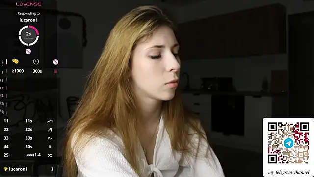 Snapshot of magnificent_Destiny chatting on 12/19/25, 01:29 magnificent Destiny online show from 12/19/25, 01:29